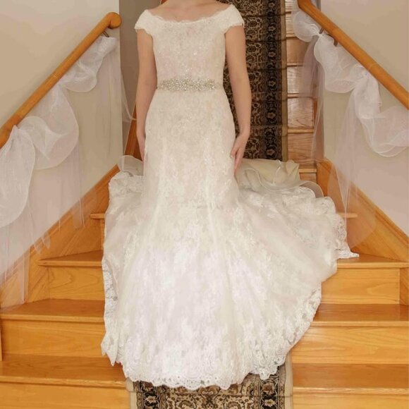 Oleg Cassini Lace Wedding Dress CWG533 – Size 6 - Picture 6 of 6